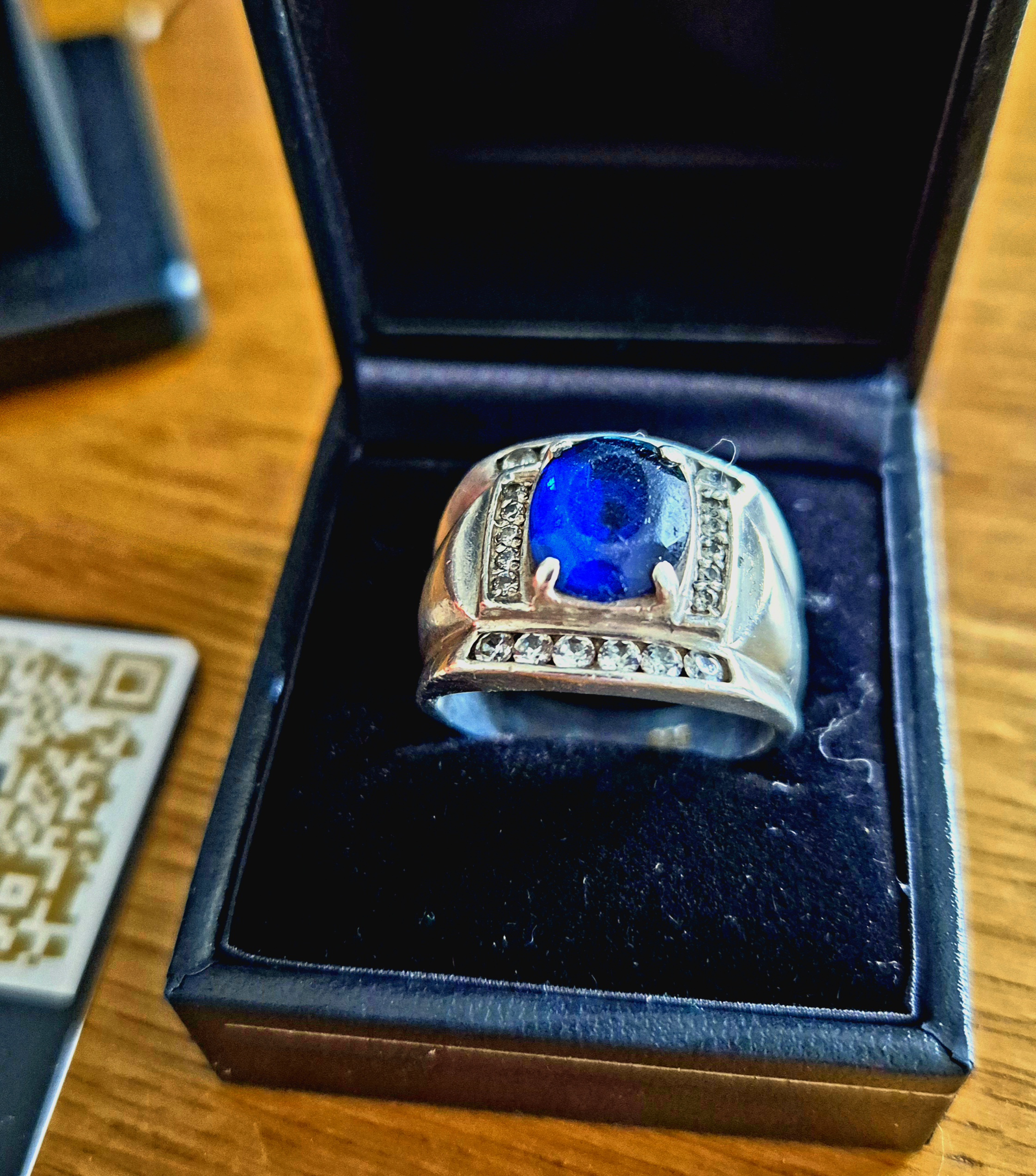 Stunning 925 sterling silver gents ring with blue stone size