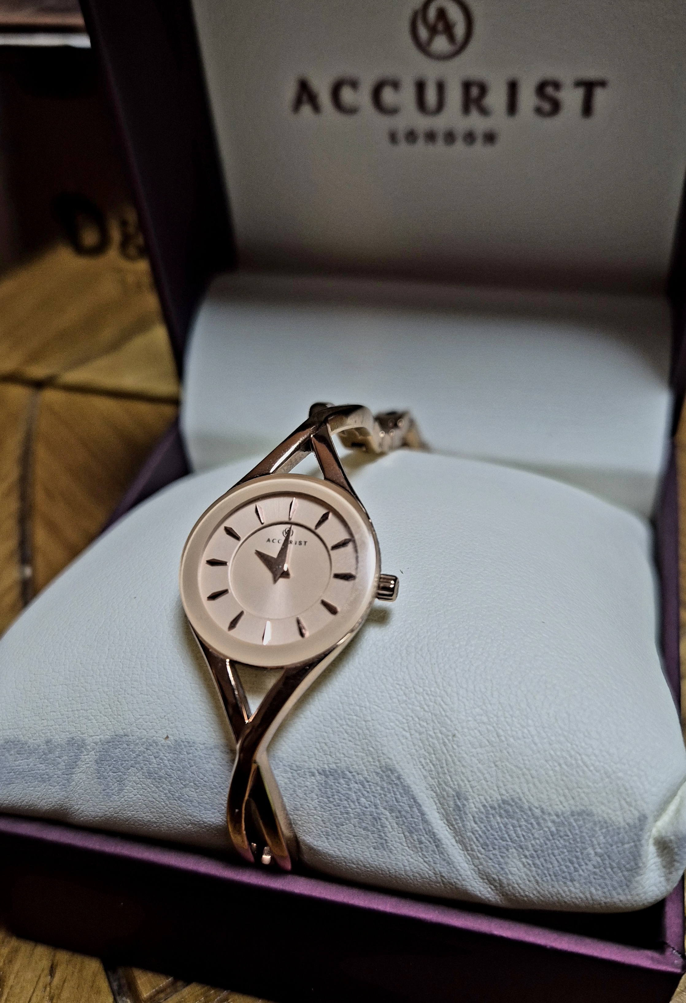 Accurist vintage ladies Rose watch.
