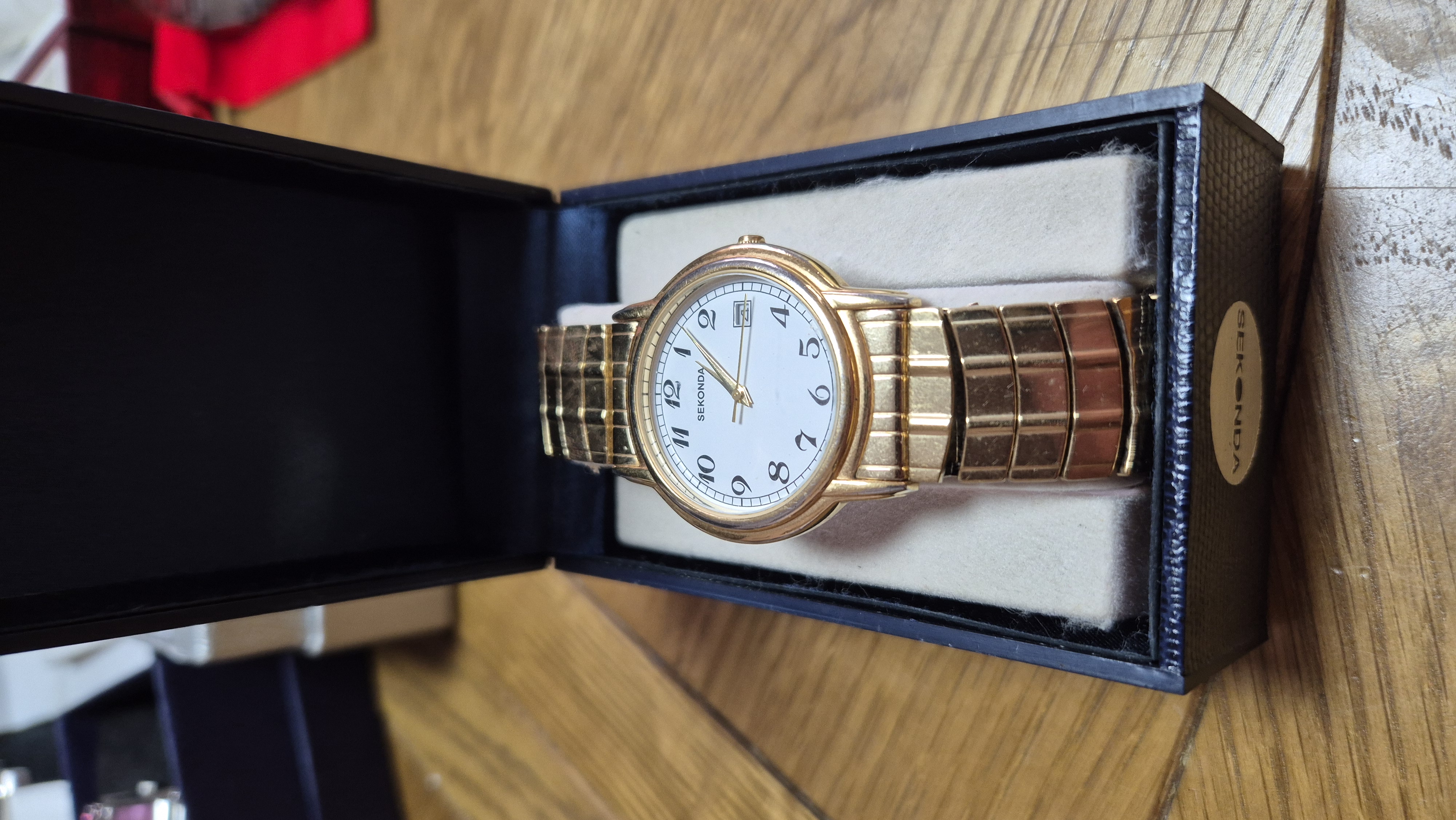 Ladies Golden vintage watch in original box, full working or